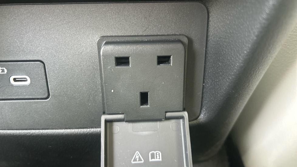 3 pin plug socket 