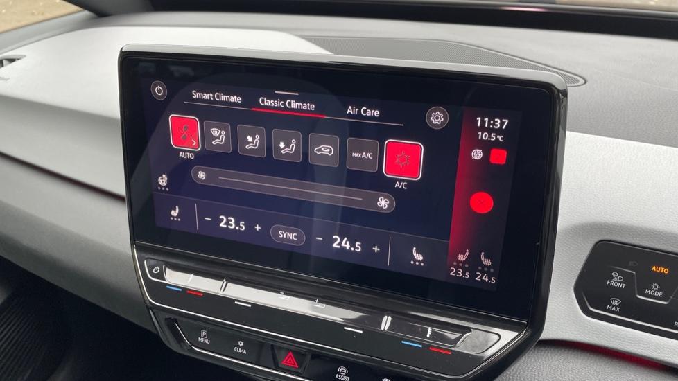 Dual Zone Climate Control 