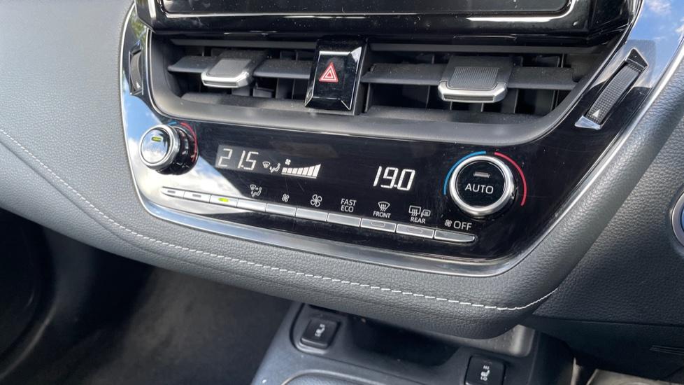 Dual Zone Climate Control 