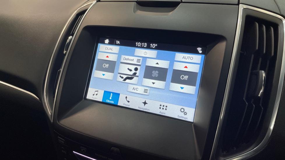 Dual Zone Climate Control 