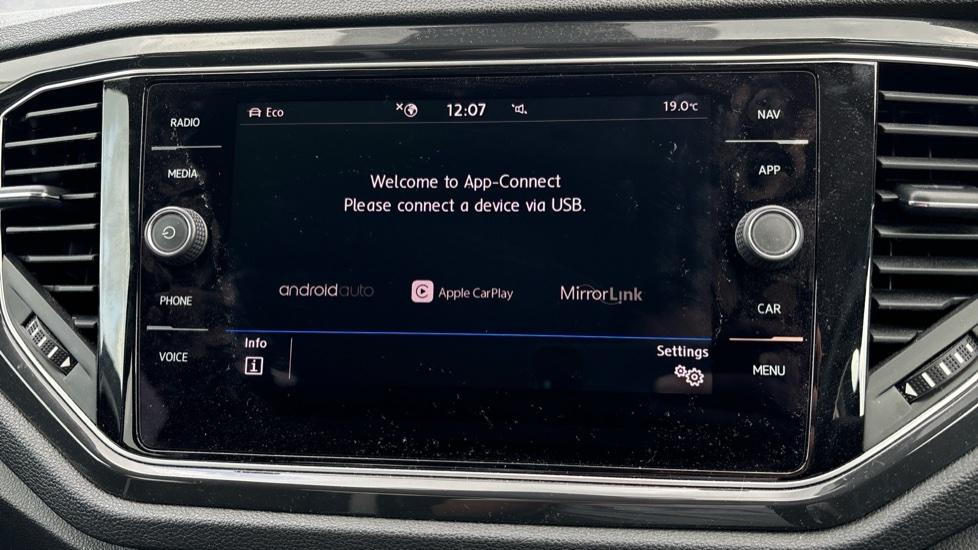 Apple Car Play & Android Auto