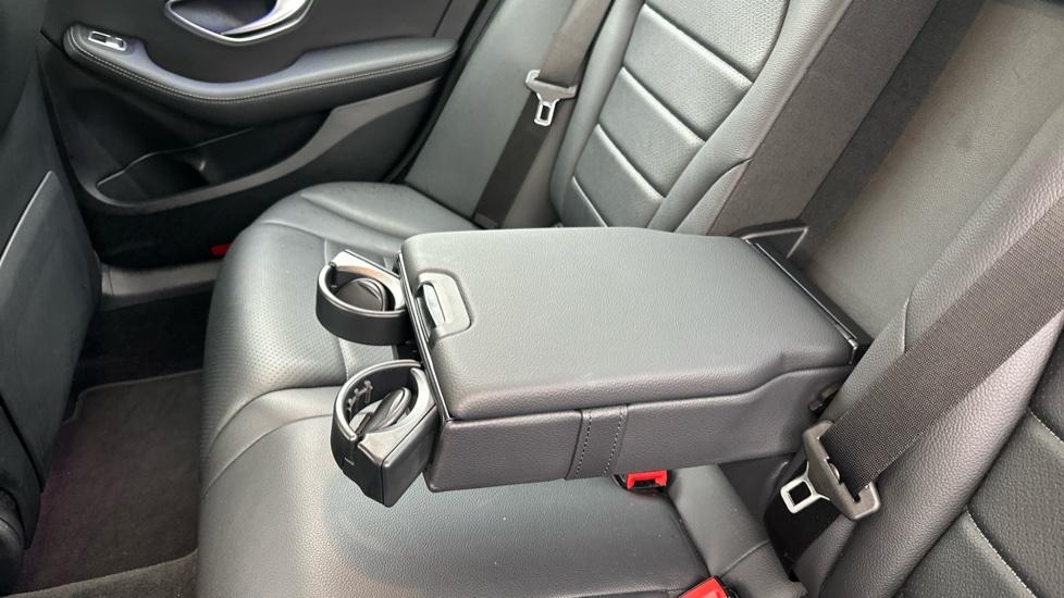 Rear Armrest/ Cup Holder