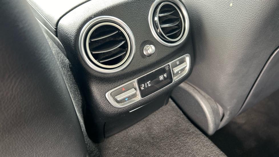 Rear climate control