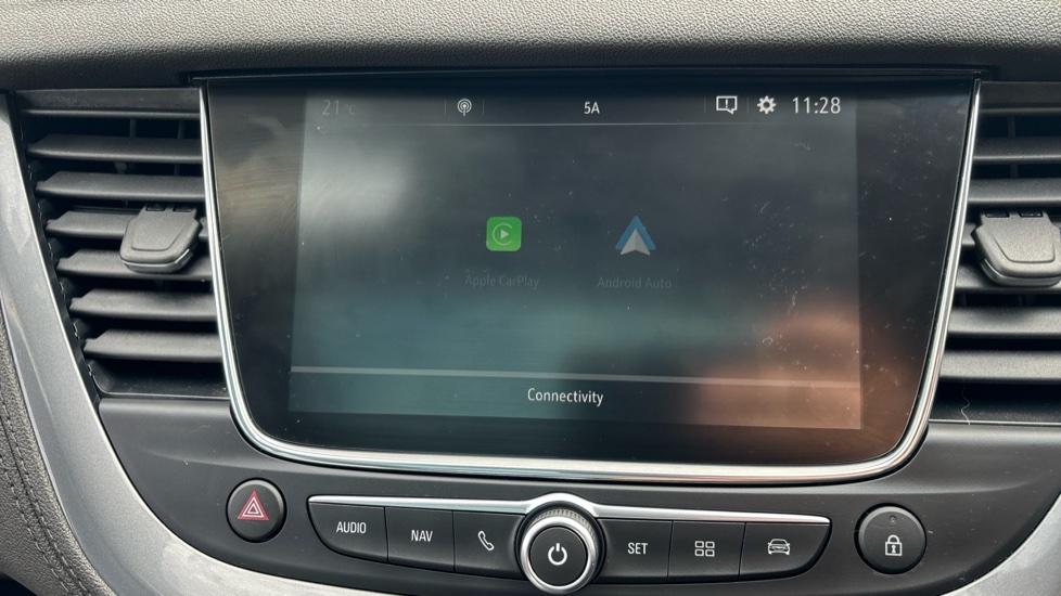 Apple Car Play & Android Auto