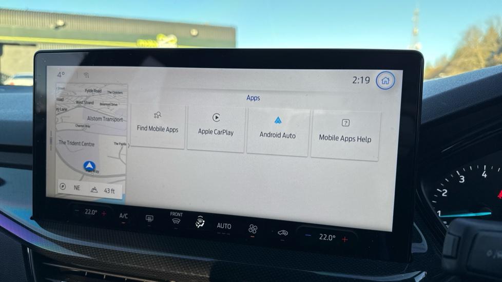 Apple Car Play & Android Auto