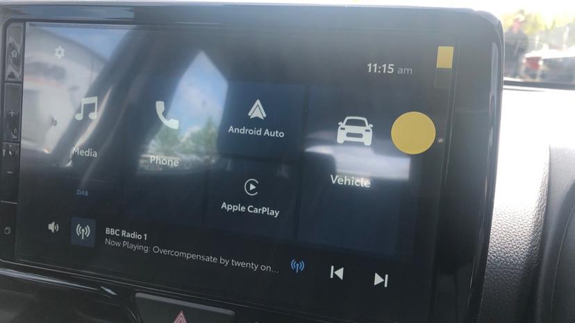 Apple Car Play & Android Auto