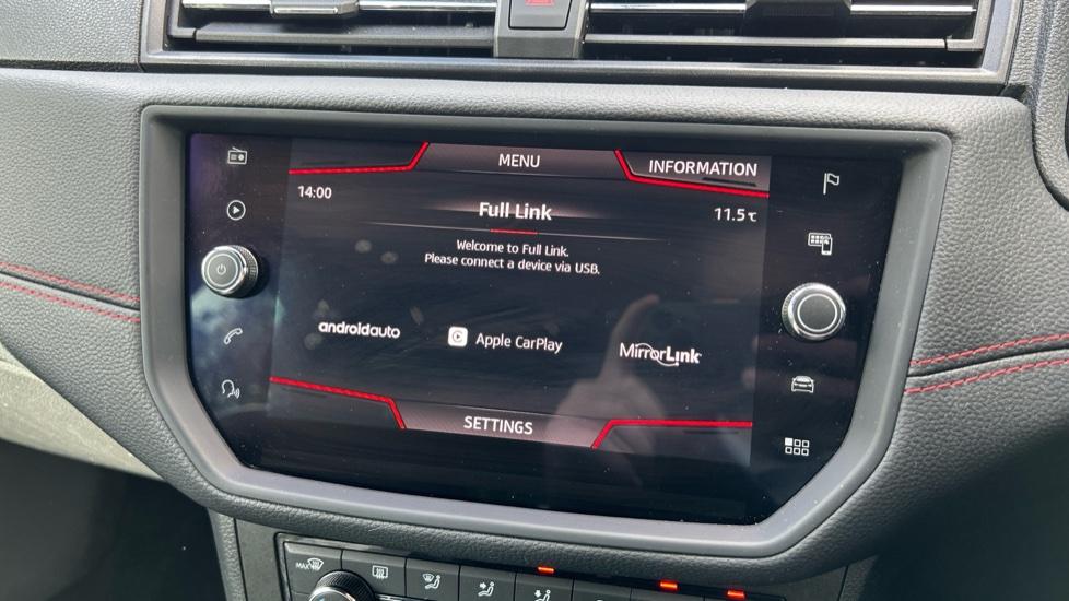 Apple Car Play & Android Auto