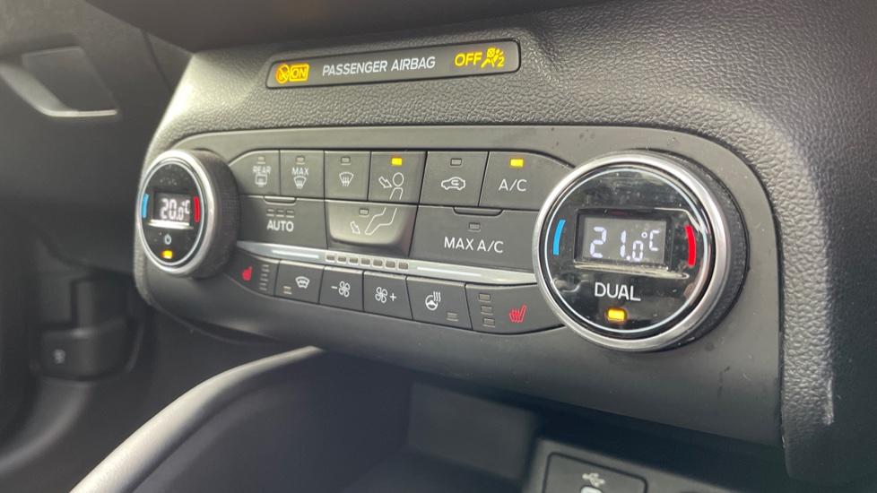 Dual Zone Climate Control 