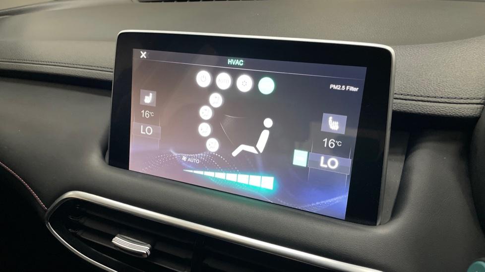 Dual Zone Climate Control 