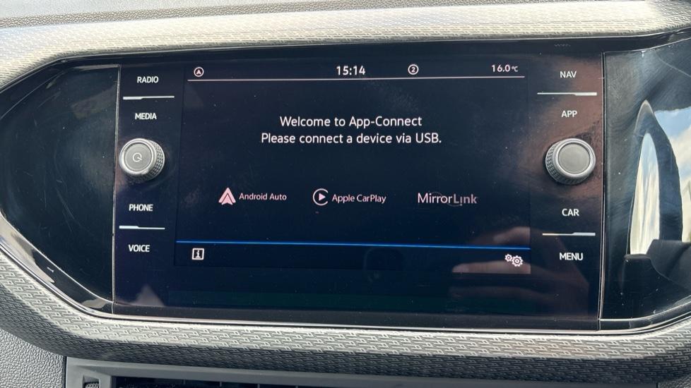 Apple Car Play & Android Auto