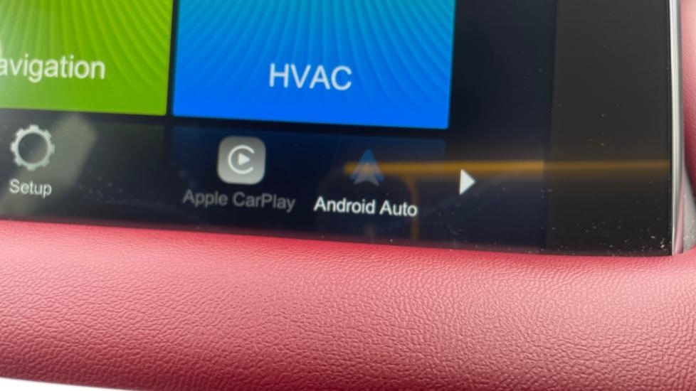 Apple Car Play & Android Auto