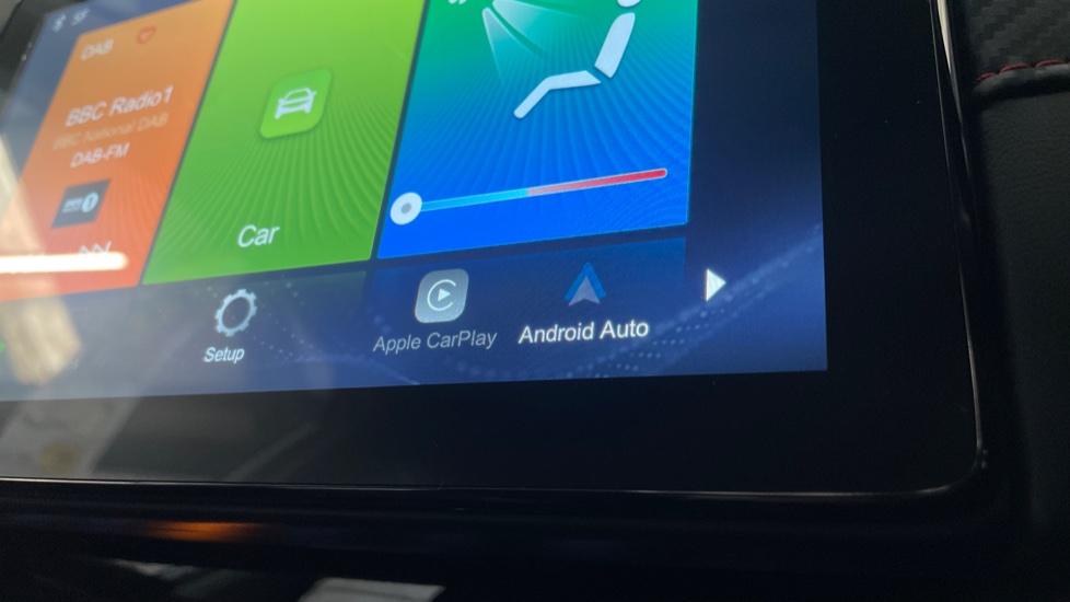 Apple Car Play & Android Auto