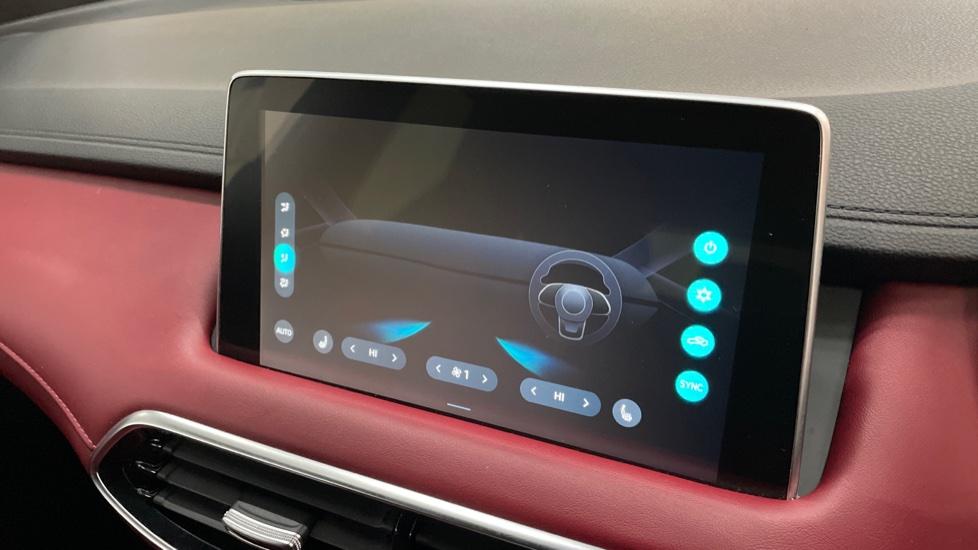 Dual Zone Climate Control 