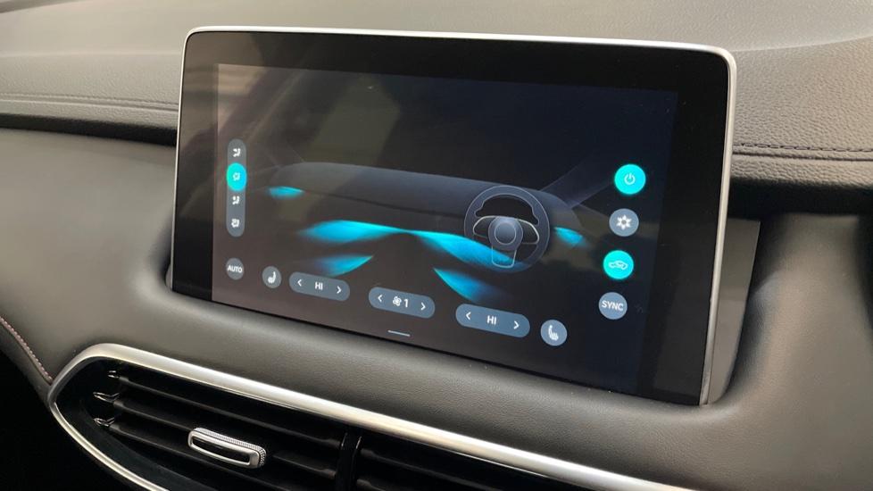 Dual Zone Climate Control 