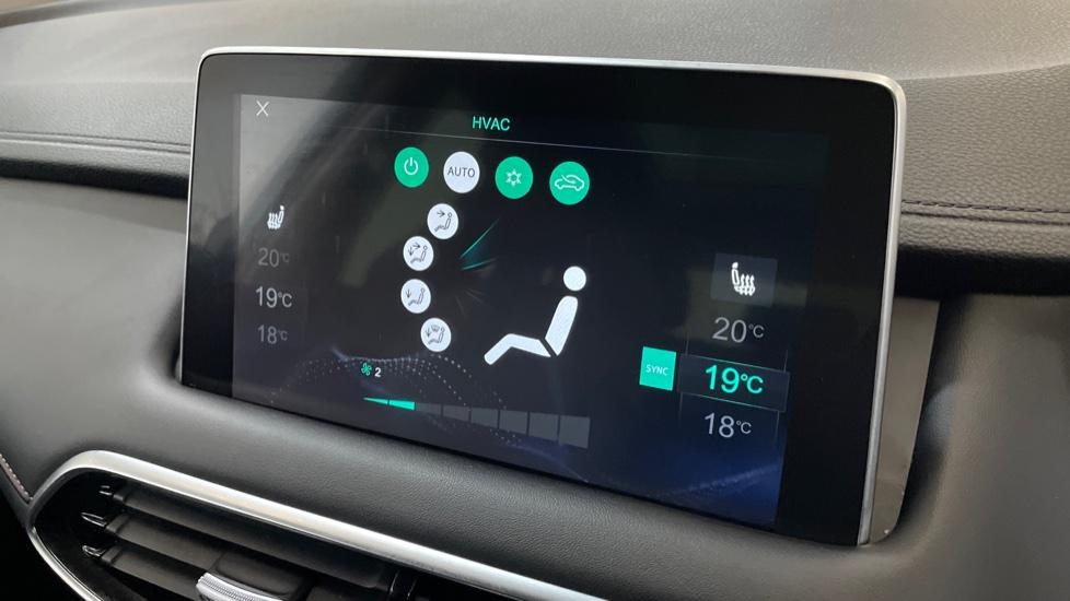 Dual Zone Climate Control 