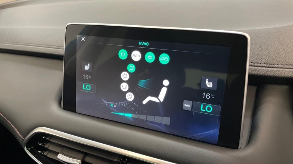 Dual Zone Climate Control 