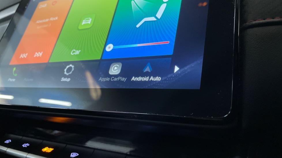 Apple Car Play & Android Auto