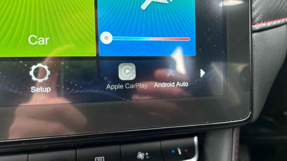 Apple Car Play & Android Auto