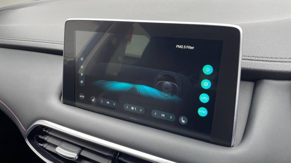 Dual Zone Climate Control 