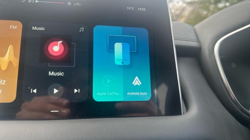 Apple Car Play & Android Auto