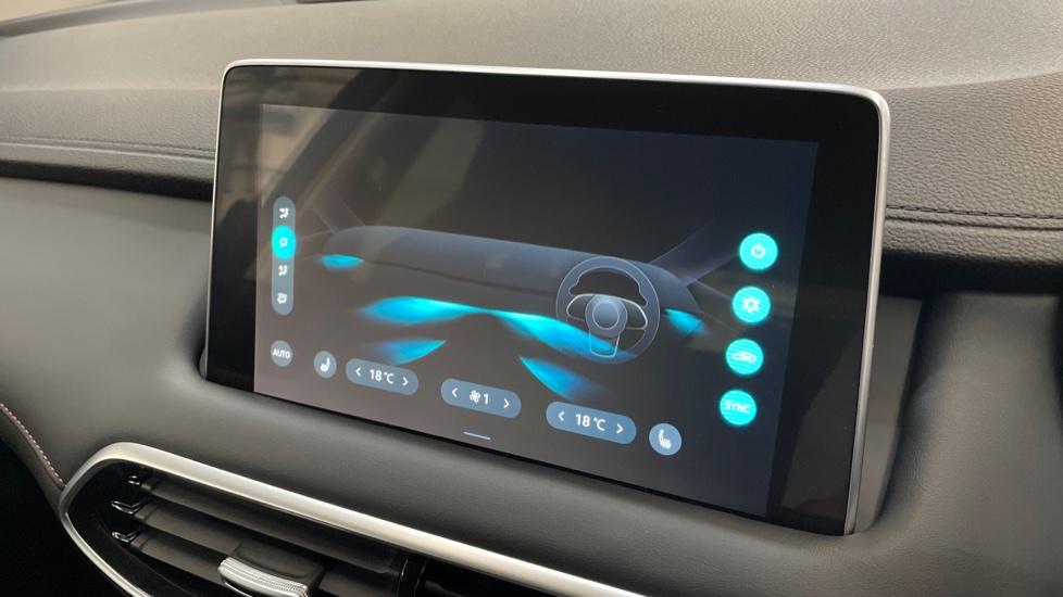 Dual Zone Climate Control 