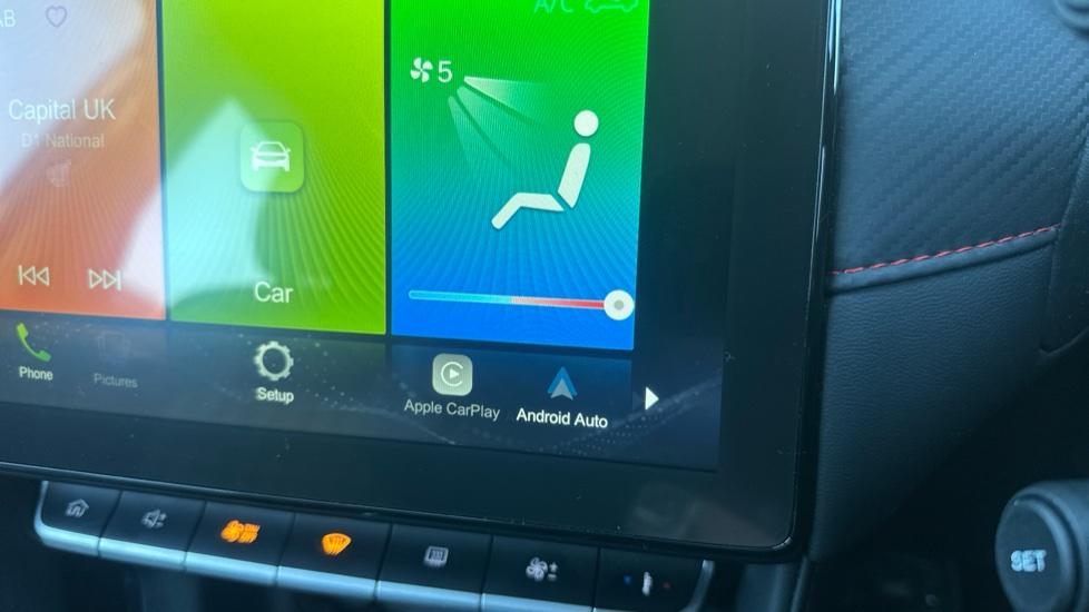 Apple Car Play & Android Auto