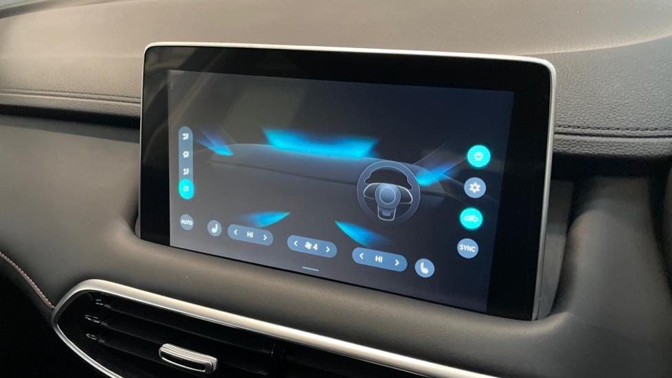 Dual Zone Climate Control 