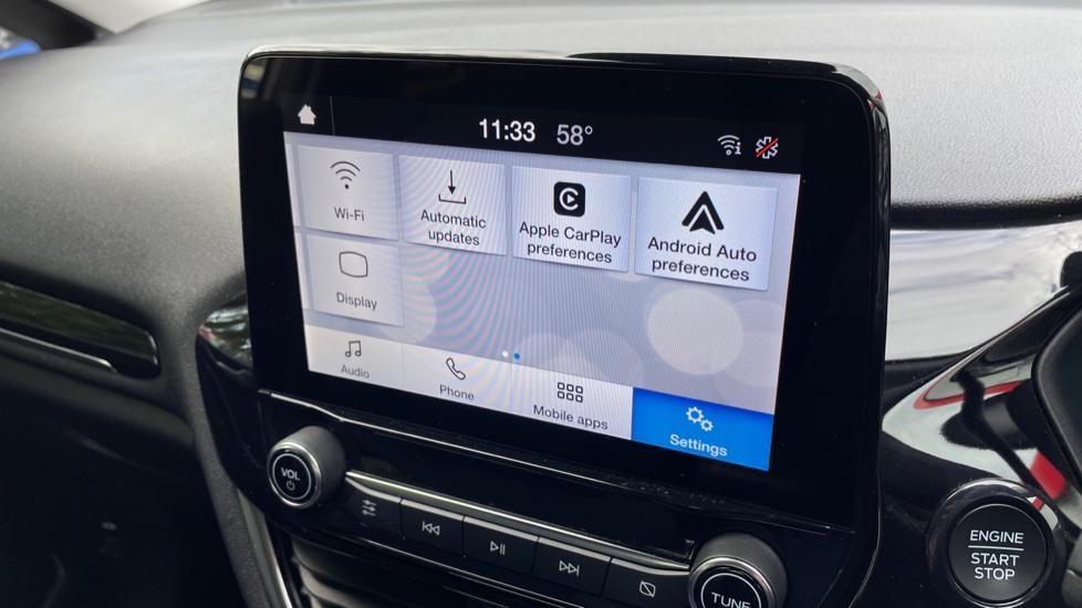 Apple Car Play & Android Auto