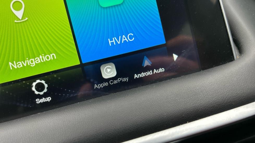 Apple Car Play & Android Auto