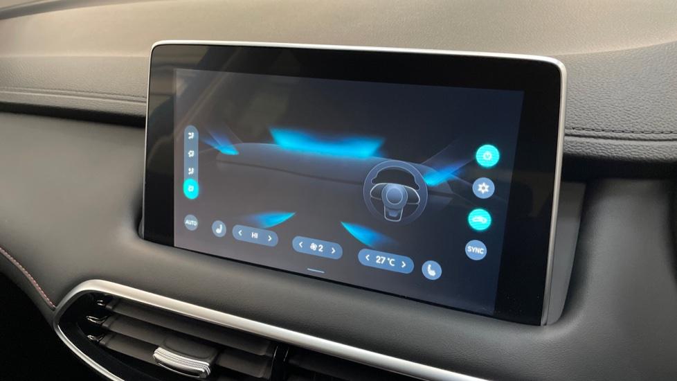 Dual Zone Climate Control 