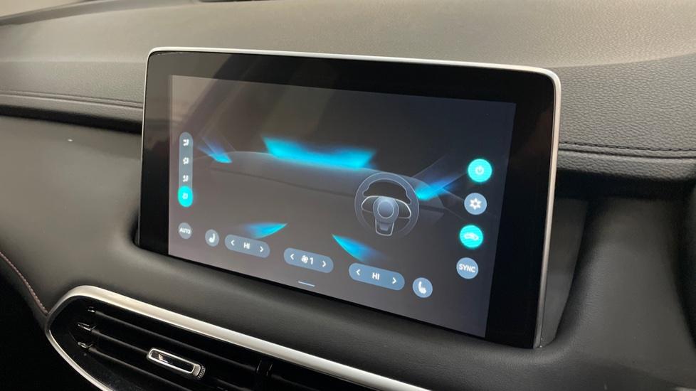 Dual Zone Climate Control 