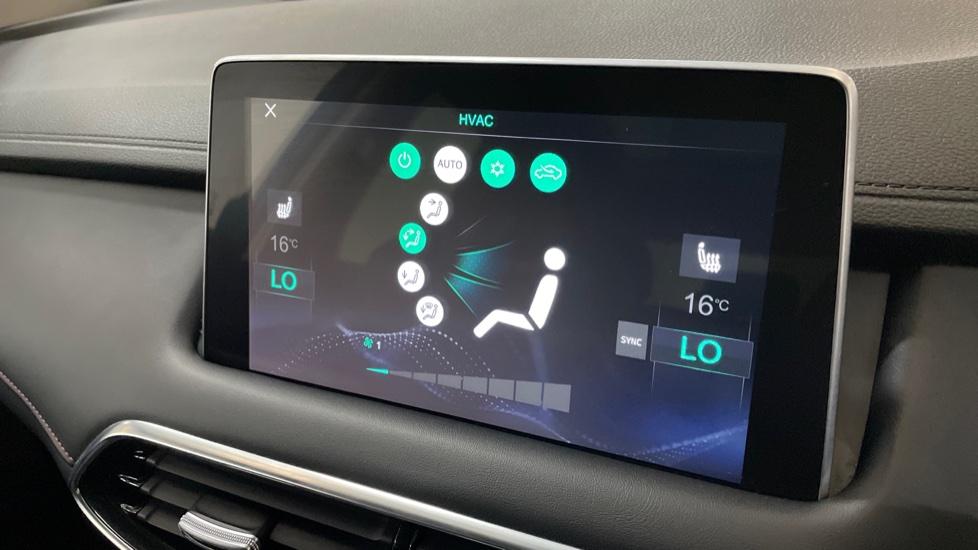 Dual Zone Climate Control 