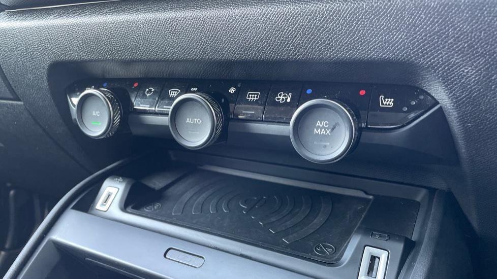 Dual Zone Climate Control 