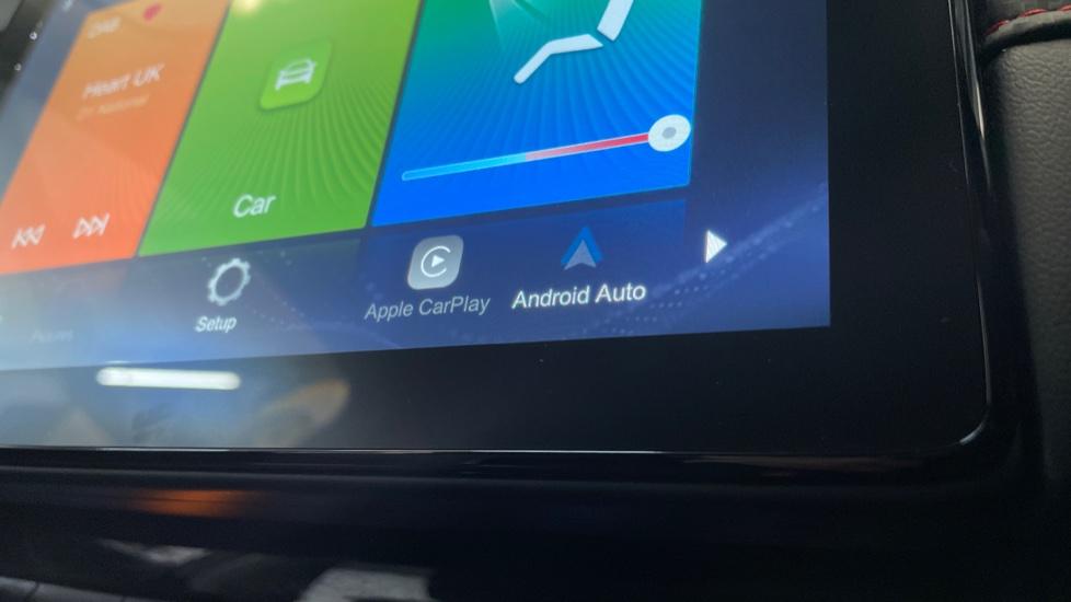 Apple Car Play & Android Auto