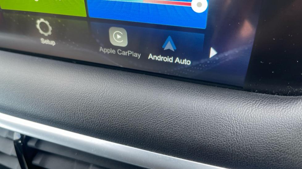 Apple Car Play & Android Auto