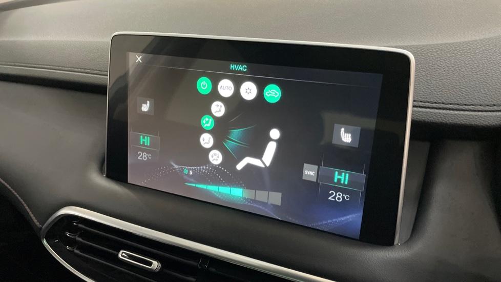 Dual Zone Climate Control 