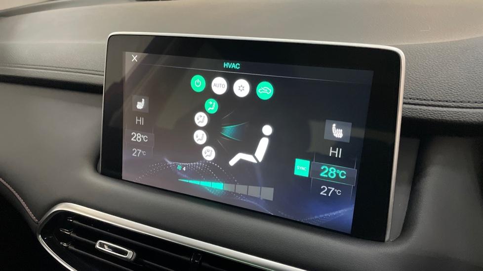 Dual Zone Climate Control 