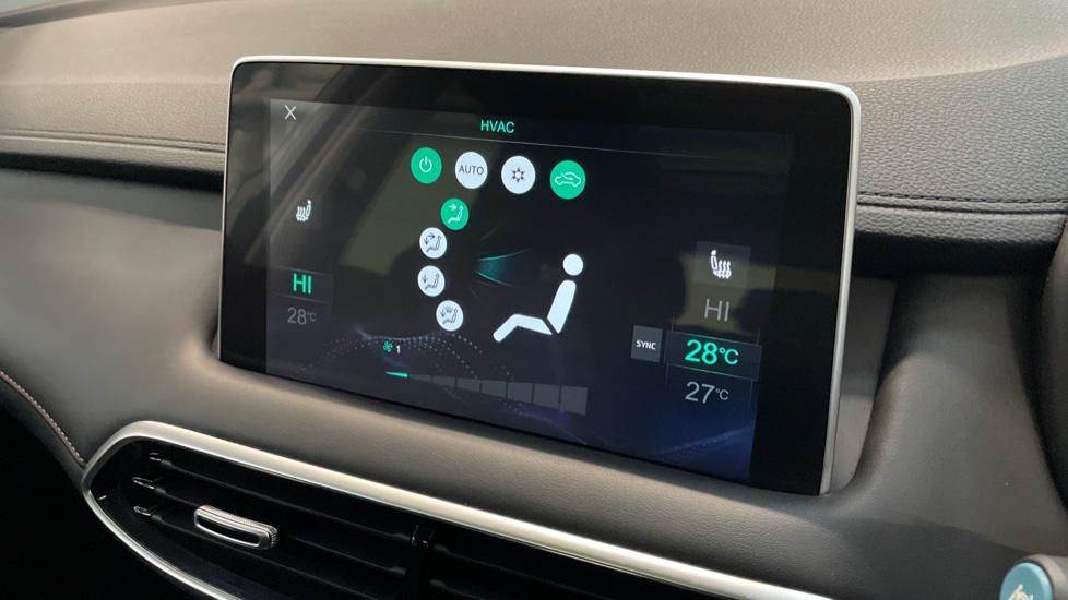 Dual Zone Climate Control 