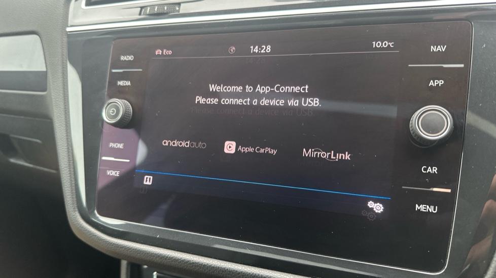 Apple Car Play & Android Auto