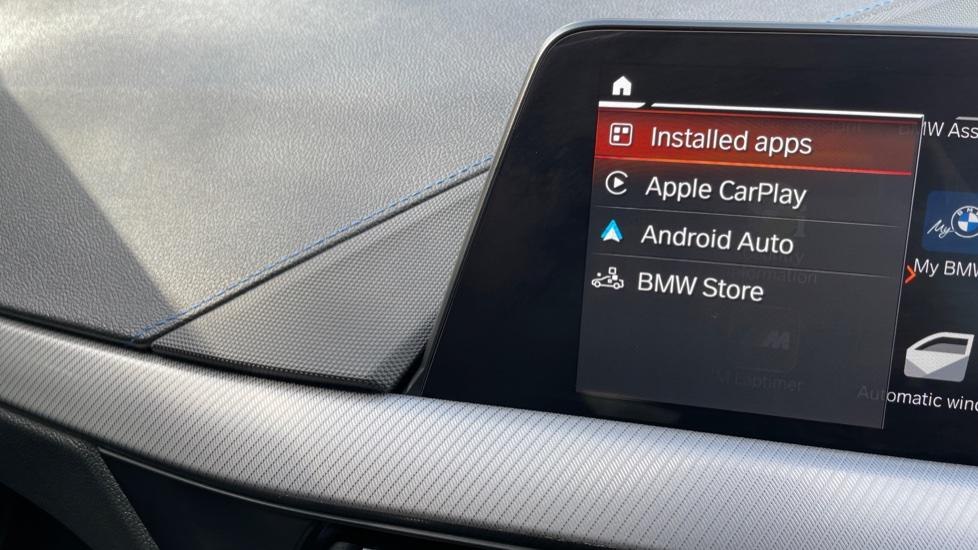 Apple Car Play & Android Auto