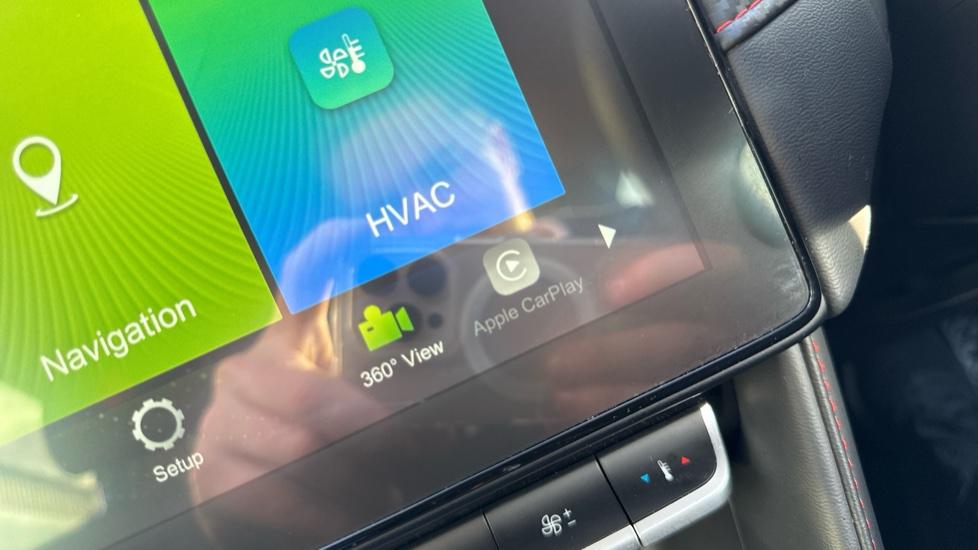 Apple Car Play & Android Auto