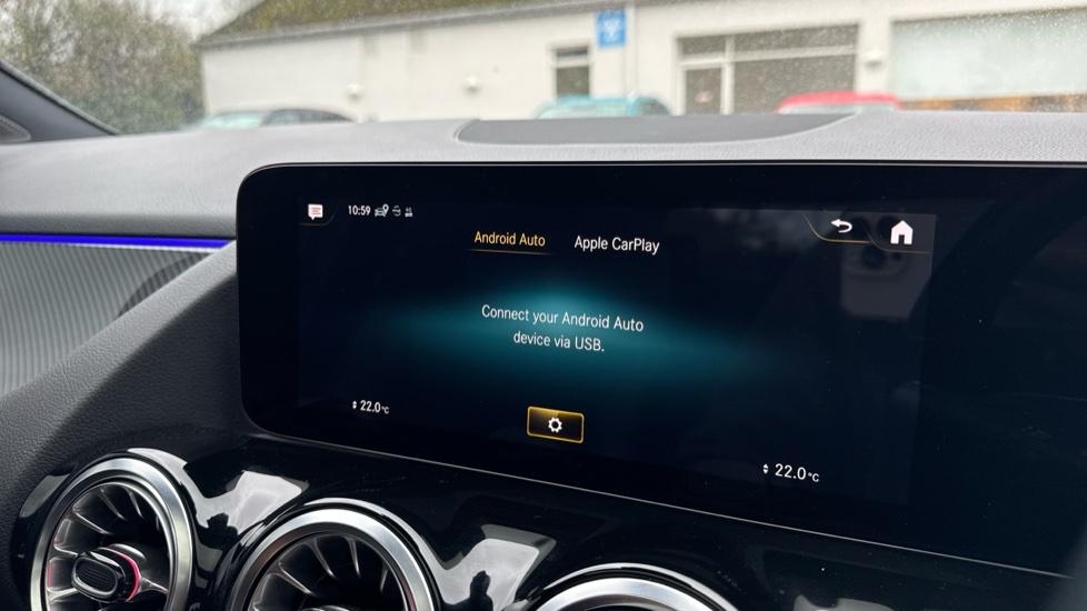 Apple Car Play & Android Auto