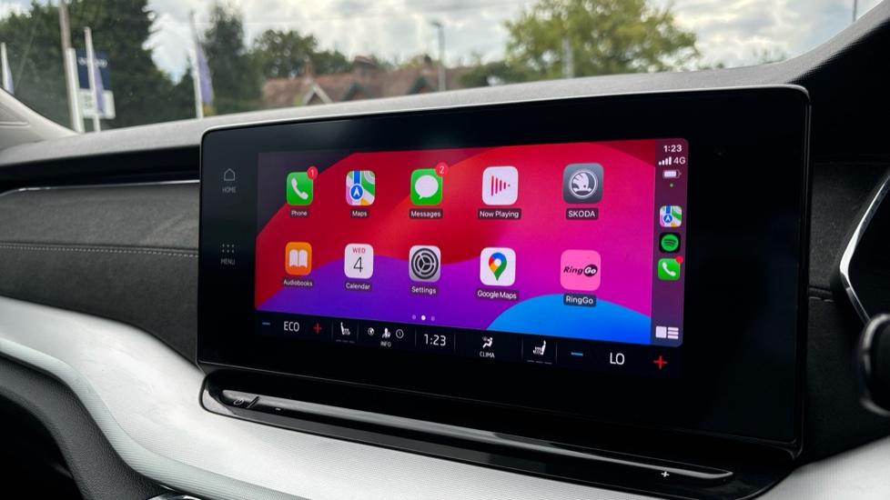 Apple Car Play & Android Auto