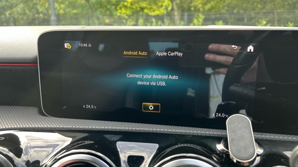 Apple Car Play & Android Auto