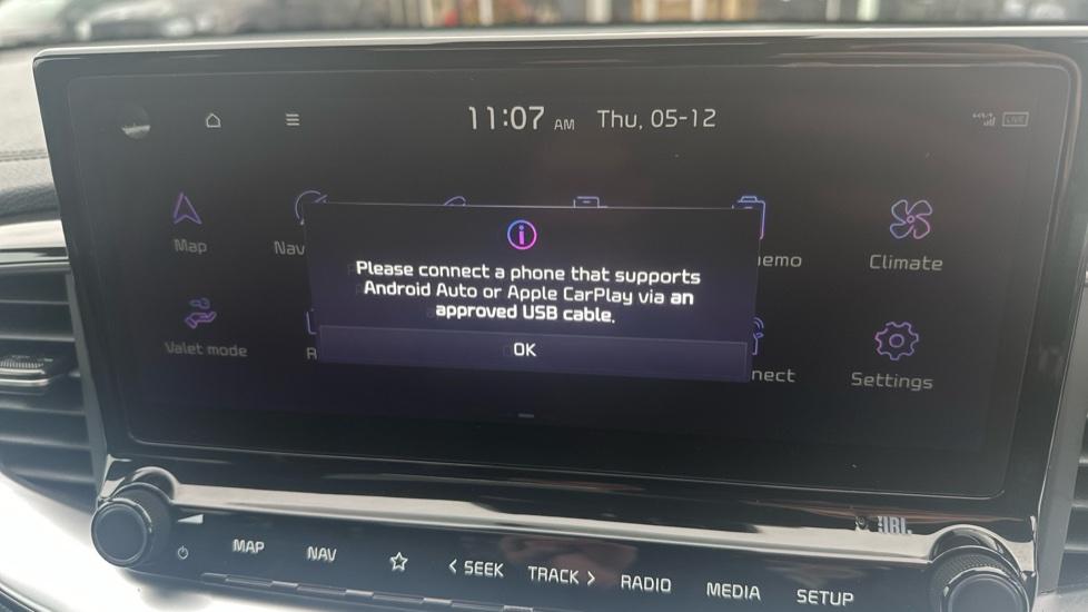 Apple Car Play & Android Auto