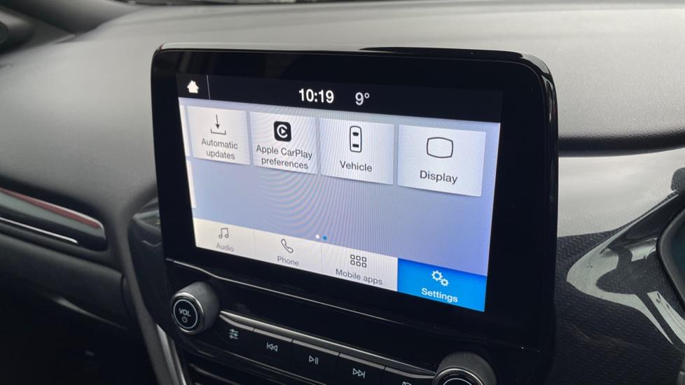 Apple Car Play & Android Auto