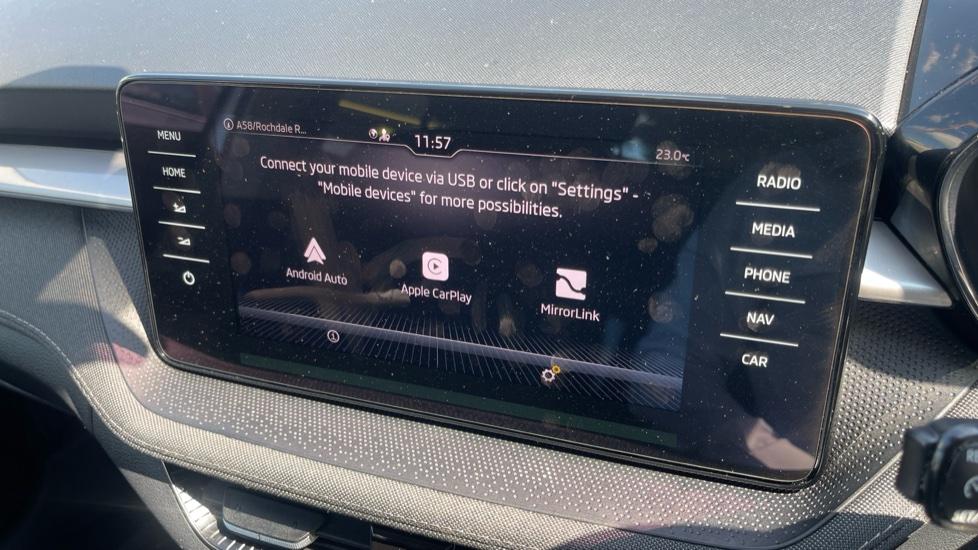 Apple Car Play & Android Auto