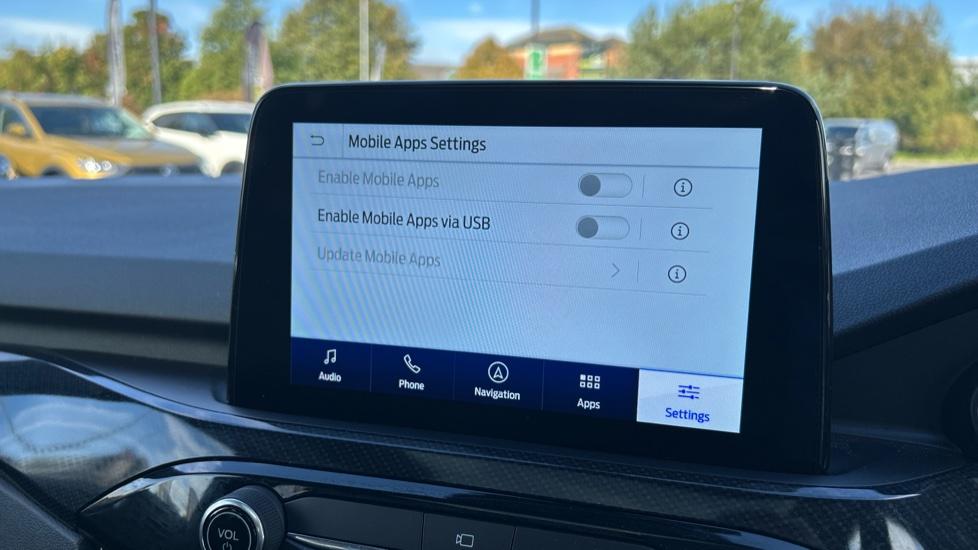 Apple Car Play & Android Auto