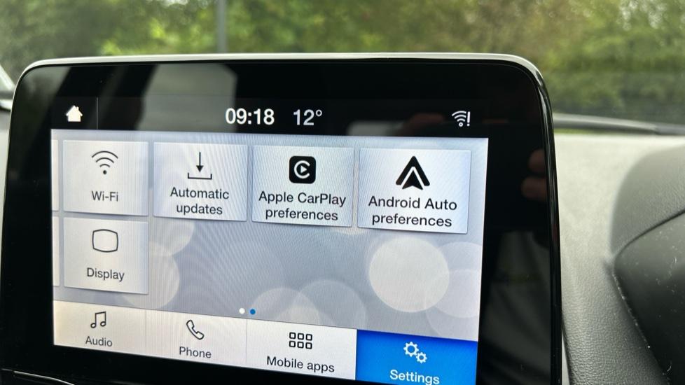 Apple Car Play & Android Auto