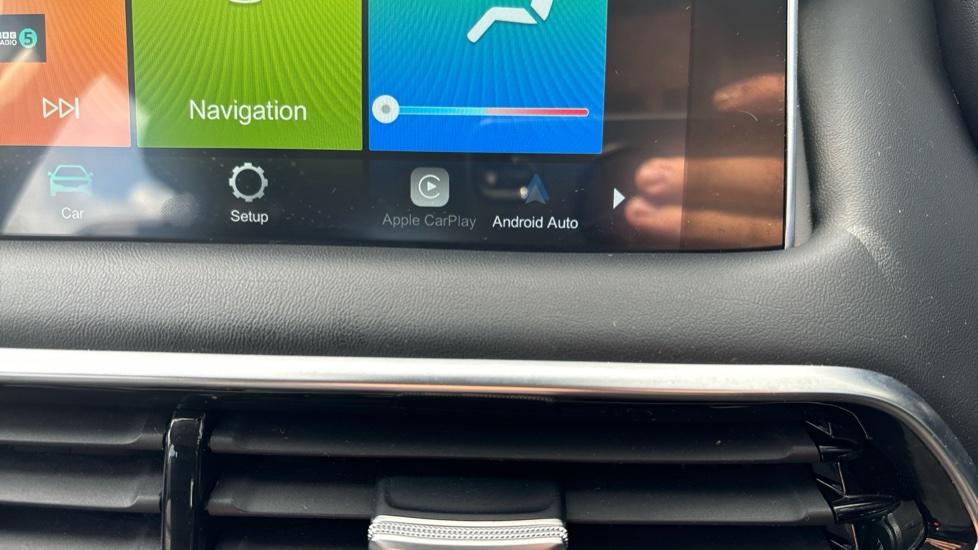 Apple Car Play & Android Auto